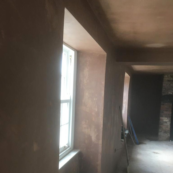 Large plastering area along a corridoor